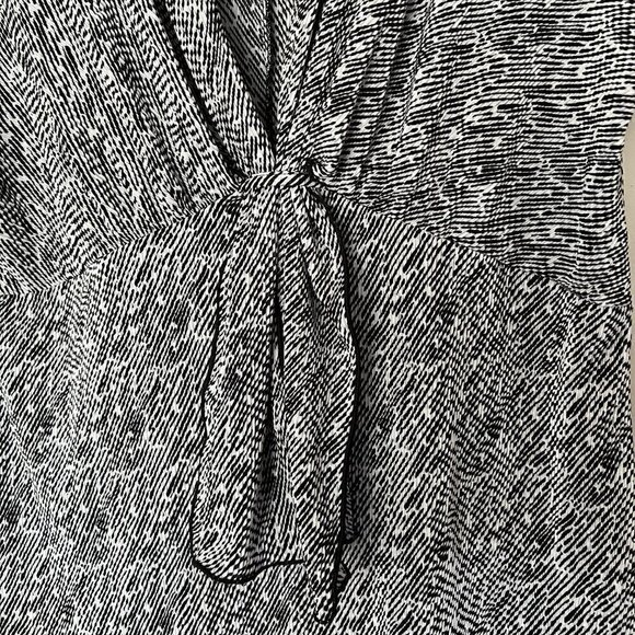 TRADITION Black white Casual Striped Boho Women's Top Blouse. Size Medium - Picture 6 of 9